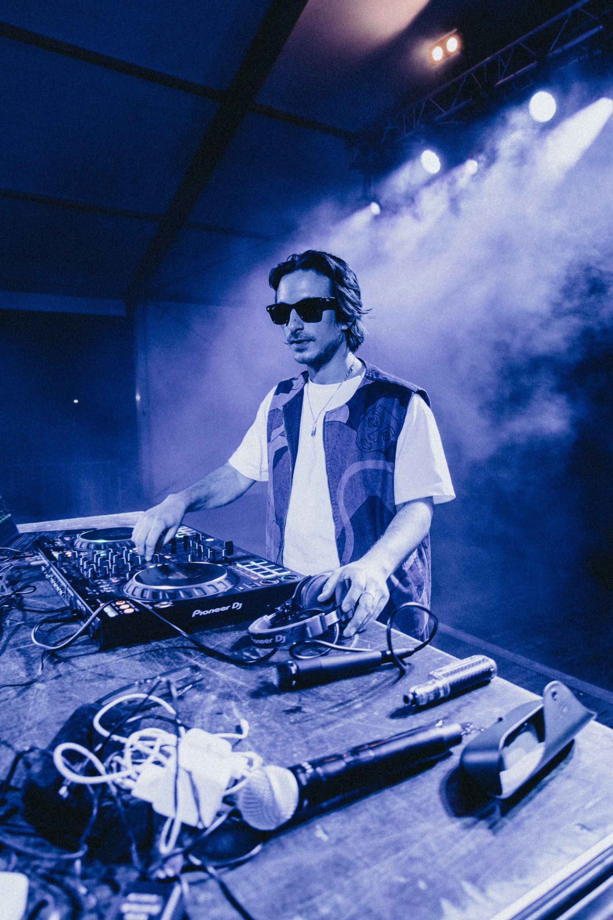 Dopa derrière les CDJs en club